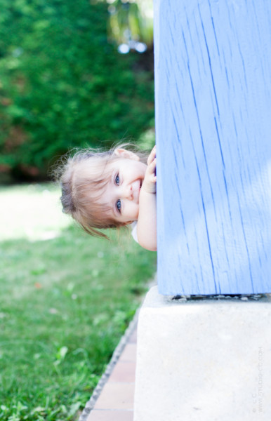 Photo fille de 2 ans en extérieur